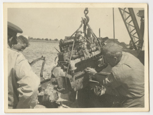 Changing out an old engine (step 1). Recto